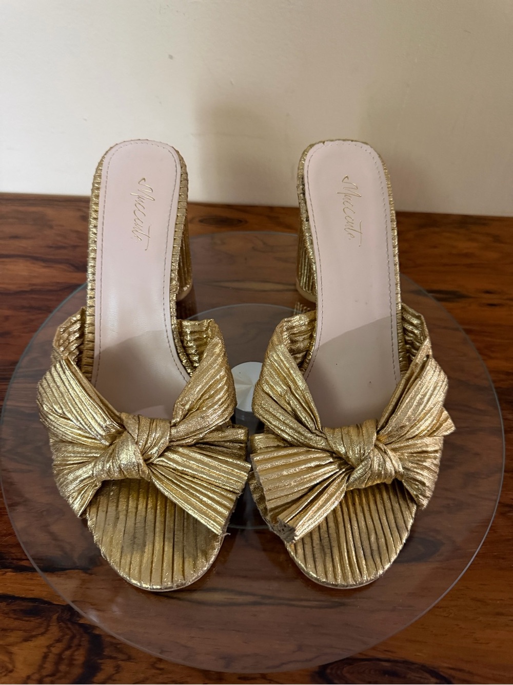 MUCCCUTE Gold Pleated Bow Block Heel Sandals size 8